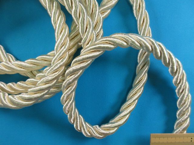 在庫処分ツイストコード 極太（３ｍ巻）薄ベージュ
