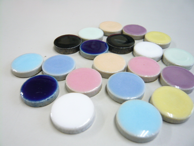 ※100gずつの量り売りです※ ※100gずつの量り売りです※色々な色がほしい方へコロンと可愛い♪丸いタイル  MIX